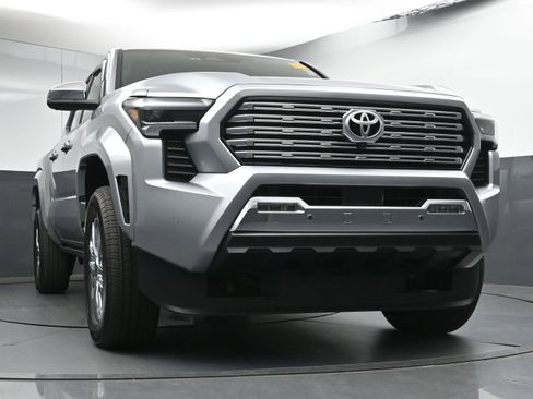 Used 2024 Toyota Tacoma Limited image 20