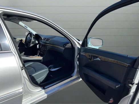 Used 2007 Mercedes-Benz E 350 4MATIC Sedan w/ Premium Pkg 1 image 18