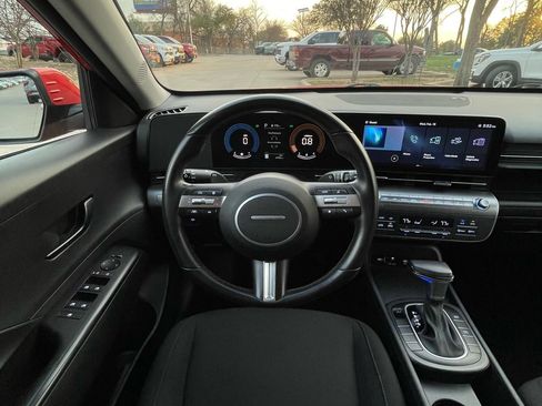 Used 2024 Hyundai Kona SEL image 11