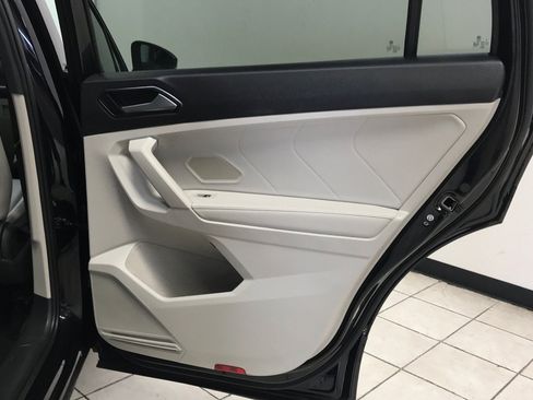 Used 2023 Volkswagen Tiguan SE R-Line FWD image 15