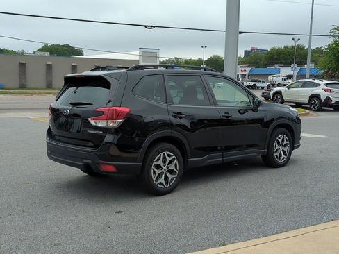 Used 2023 Subaru Forester Premium AWD/4WD image 7