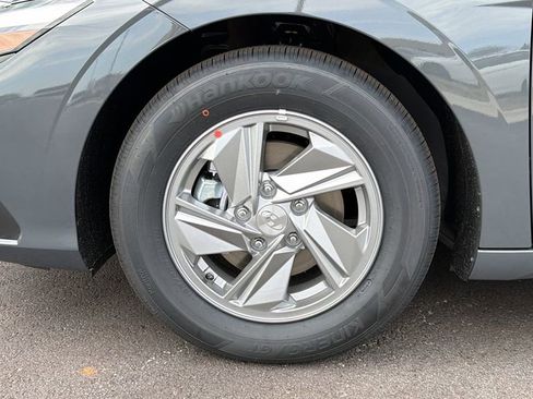 New 2026 Hyundai Elantra SE image 12