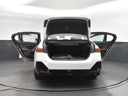 New 2026 BMW 530i w/ M Sport Package image 44