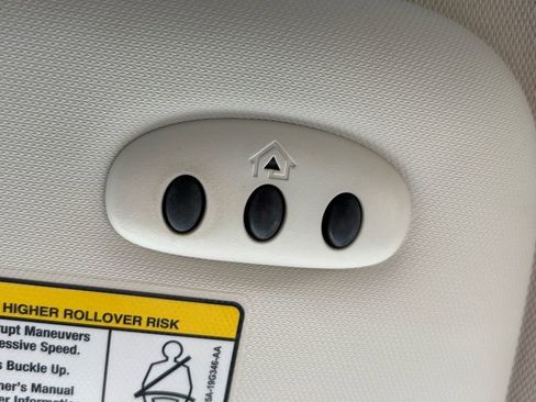 Used 2017 Ford Escape Titanium FWD image 32
