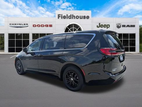 Used 2025 Chrysler Pacifica Select FWD image 14