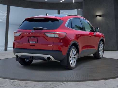 Used 2021 Ford Escape Titanium w/ Titanium Elite Package AWD/4WD image 4