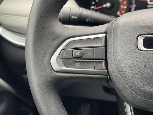 Used 2025 Jeep Compass Limited AWD/4WD image 35