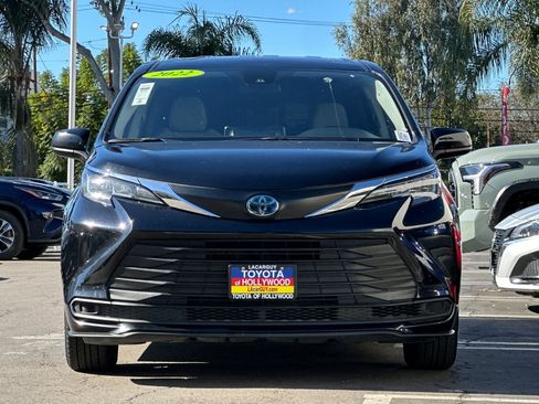 Used 2022 Toyota Sienna LE image 9