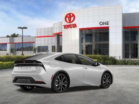 New 2026 Toyota Prius Plug-In Hybrid FWD image 13