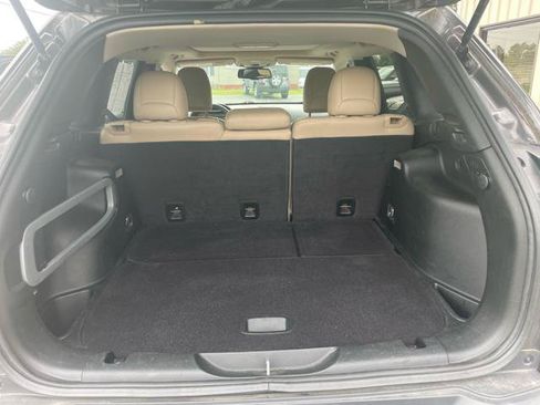 Used 2017 Jeep Cherokee Limited AWD/4WD image 14