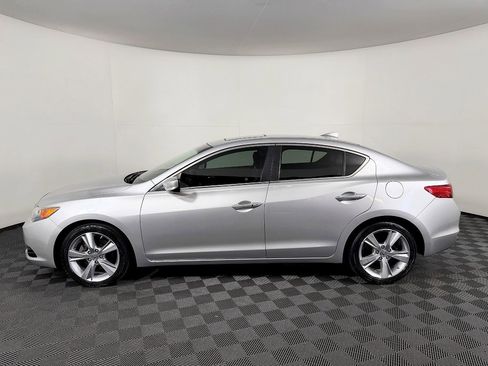 Used 2013 Acura ILX w/ Premium Package FWD image 16