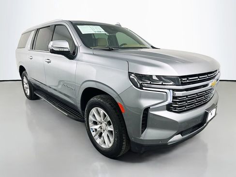 Used 2023 Chevrolet Suburban Premier w/ Advanced Technology Package AWD/4WD image 3