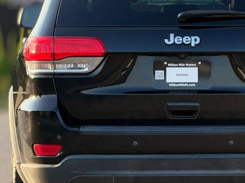 Used 2017 Jeep Grand Cherokee Laredo w/ Quick Order Package 23E AWD/4WD image 13