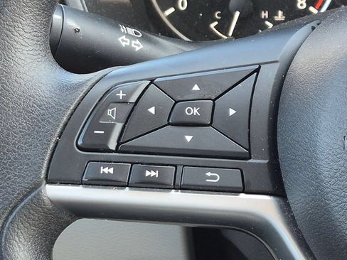 Used 2025 Nissan Altima 2.5 SV FWD image 16