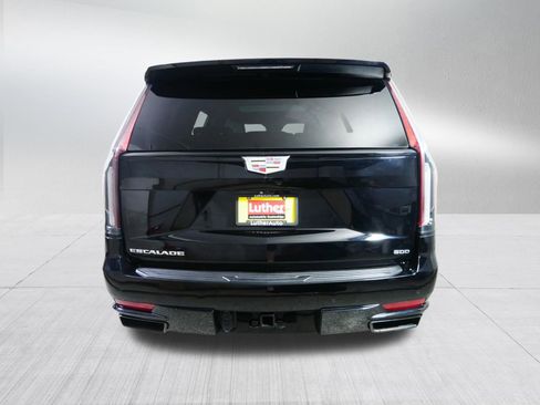 Certified 2022 Cadillac Escalade Sport w/ LPO, Floor Liner Package AWD/4WD image 6