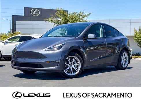 Used 2023 Tesla Model Y Long Range AWD/4WD image 1
