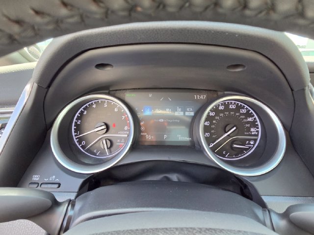 Used 2022 Toyota Camry XLE FWD image 32