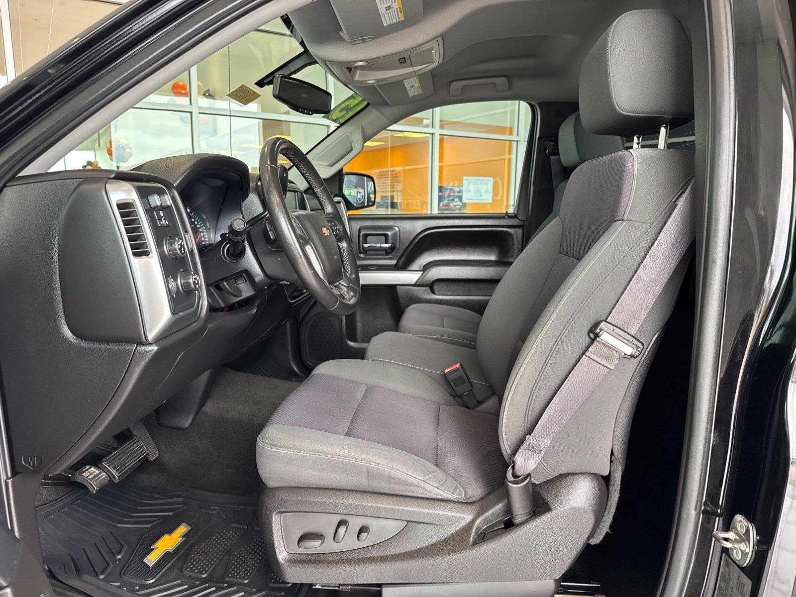 Used 2015 Chevrolet Silverado 1500 LT w/ LT Convenience Package AWD/4WD image 16