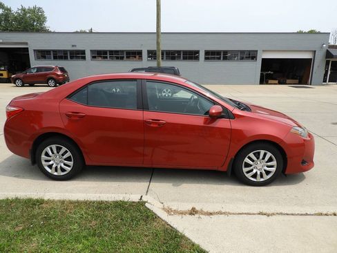 Used 2019 Toyota Corolla L FWD image 9