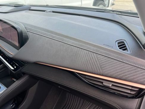Used 2025 Buick Envision Sport Touring AWD/4WD image 19