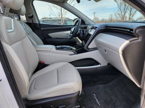 Certified 2023 Hyundai Tucson Limited w/ Winter Package AWD/4WD image 9
