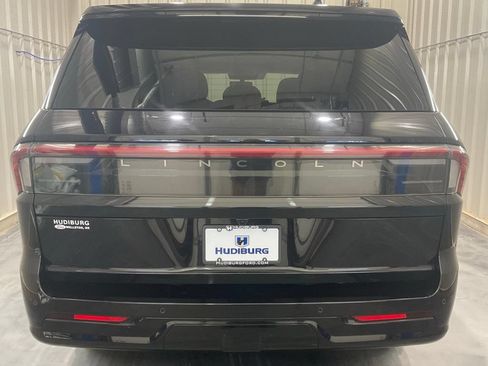 Used 2025 Lincoln Navigator Reserve AWD/4WD image 25