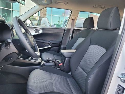 Certified 2025 Kia Soul LX w/ LX Technology Package image 13