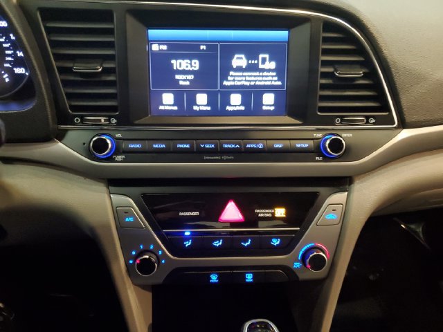 Used 2017 Hyundai Elantra SE FWD image 19