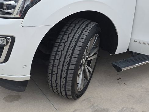 Used 2020 Ford Expedition Max Platinum image 38