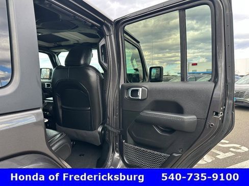 Used 2020 Jeep Wrangler Unlimited Sahara image 32