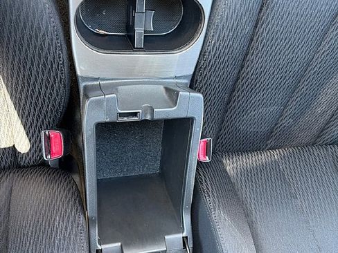 Used 2011 Subaru Outback 2.5i Premium image 24