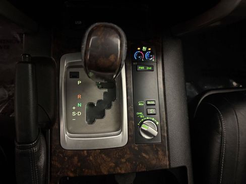 Used 2015 Toyota Land Cruiser AWD/4WD image 23