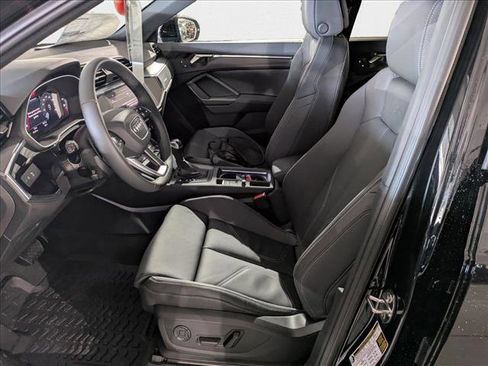 New 2025 Audi Q3 2.0T Premium image 4