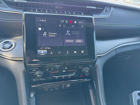 Used 2023 Jeep Grand Cherokee Altitude image 13