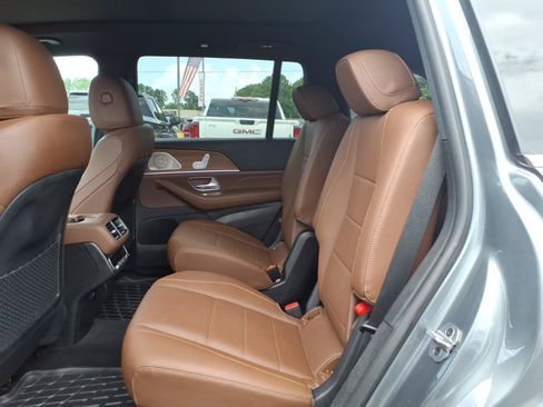 Used 2024 Mercedes-Benz GLS 450 4MATIC image 23