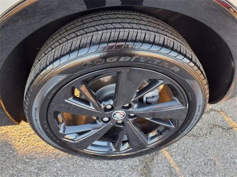 Used 2023 Buick Envision Essence w/ Sport Touring Package image 43