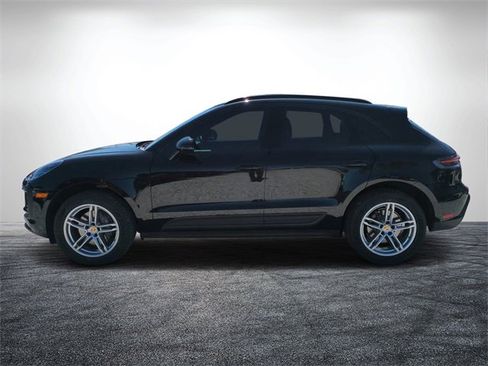 Used 2023 Porsche Macan image 7