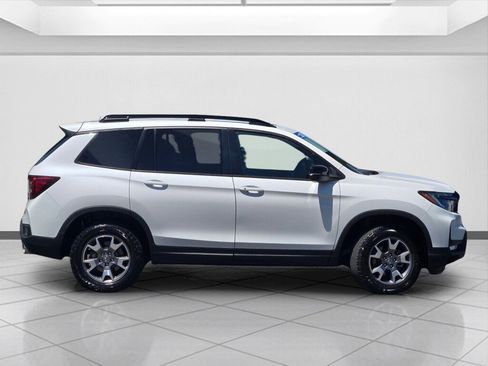 Certified 2023 Honda Passport TrailSport image 4