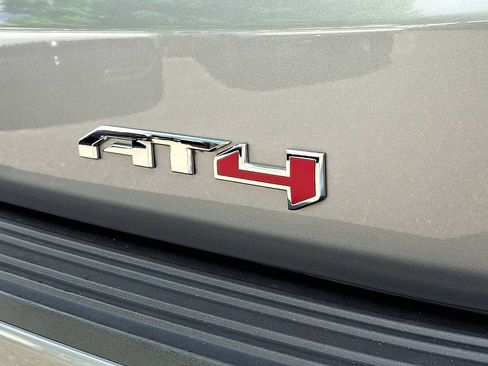 Used 2023 GMC Yukon XL AT4 AWD/4WD image 37