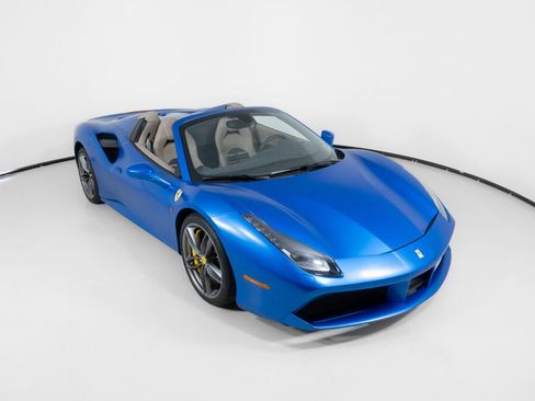 Used 2018 Ferrari 488 Spider image 12