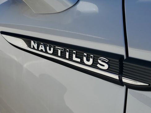 Certified 2019 Lincoln Nautilus Select w/ Class II Trailer Tow Package image 16