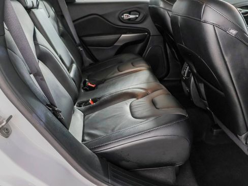 Used 2022 Jeep Cherokee Latitude Lux image 38