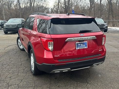 Certified 2021 Ford Explorer XLT w/ Equipment Group 202A image 5