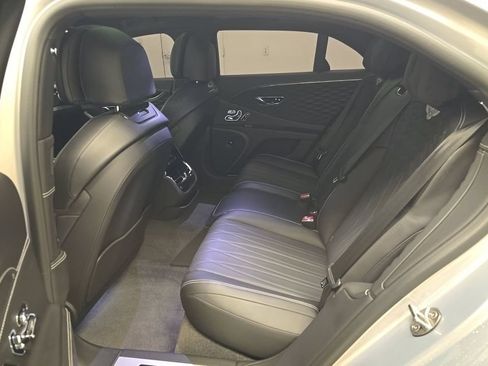Used 2022 Bentley Flying Spur V8 AWD/4WD image 7