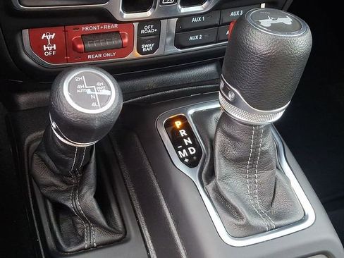 Used 2025 Jeep Wrangler Unlimited Rubicon 4xe w/ Safety Group AWD/4WD image 14