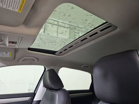 Certified 2022 Volkswagen Passat 2.0T SE image 19