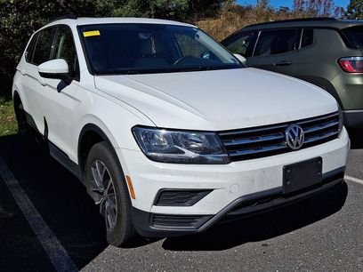 Used 2020 Volkswagen Tiguan SE w/ Panoramic Sunroof Package