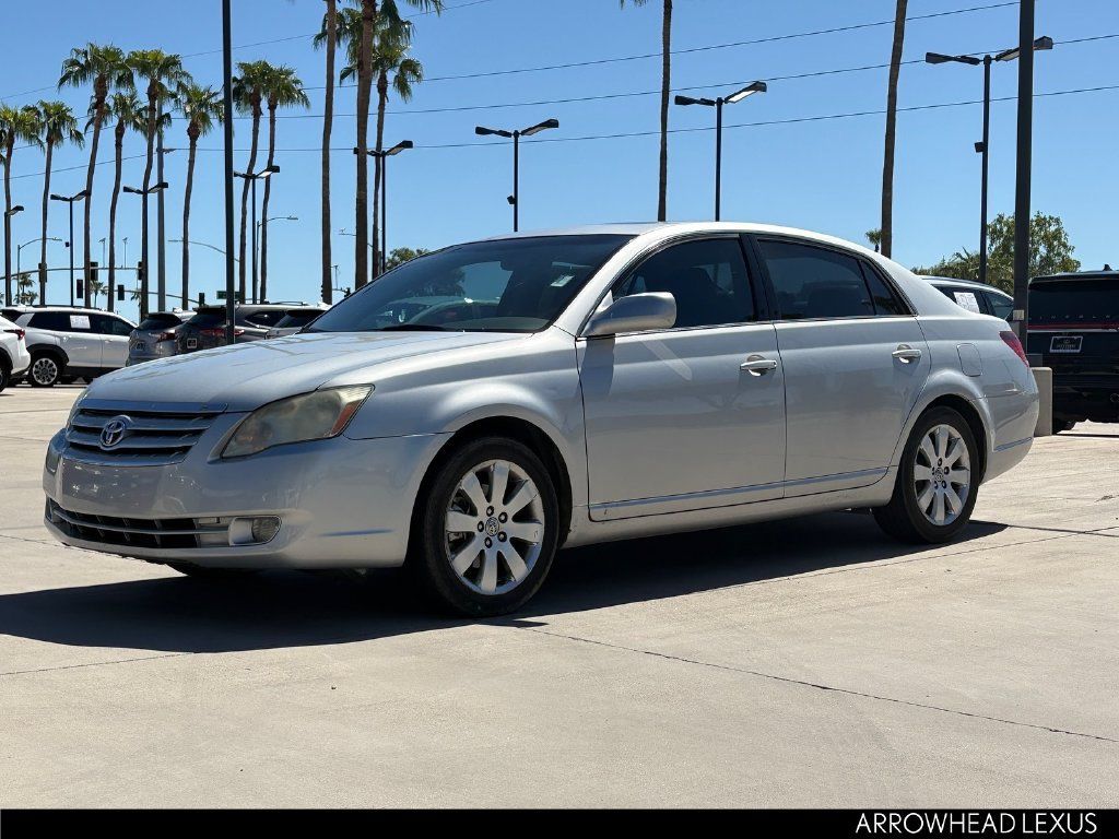 Used 2006 Toyota Avalon XLS FWD image 2