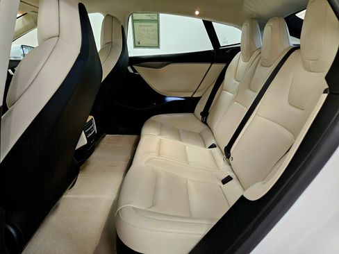 Used 2019 Tesla Model S 75D image 11