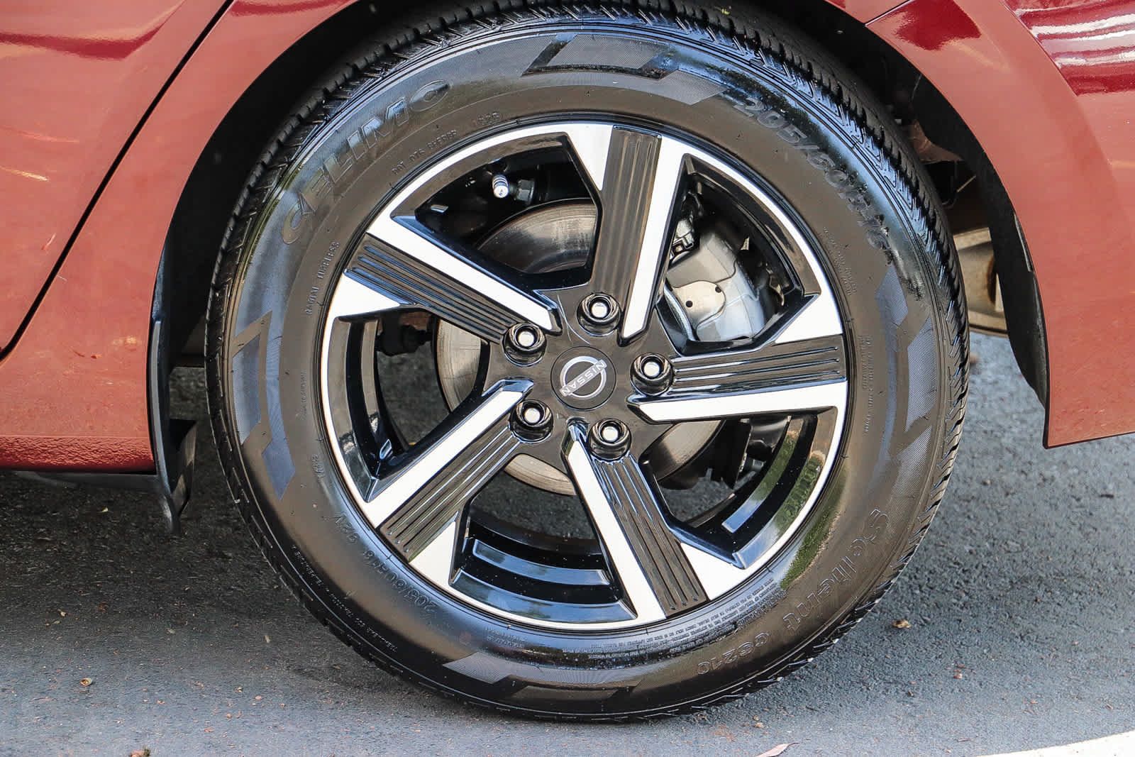 Used 2024 Nissan Sentra SV FWD image 12